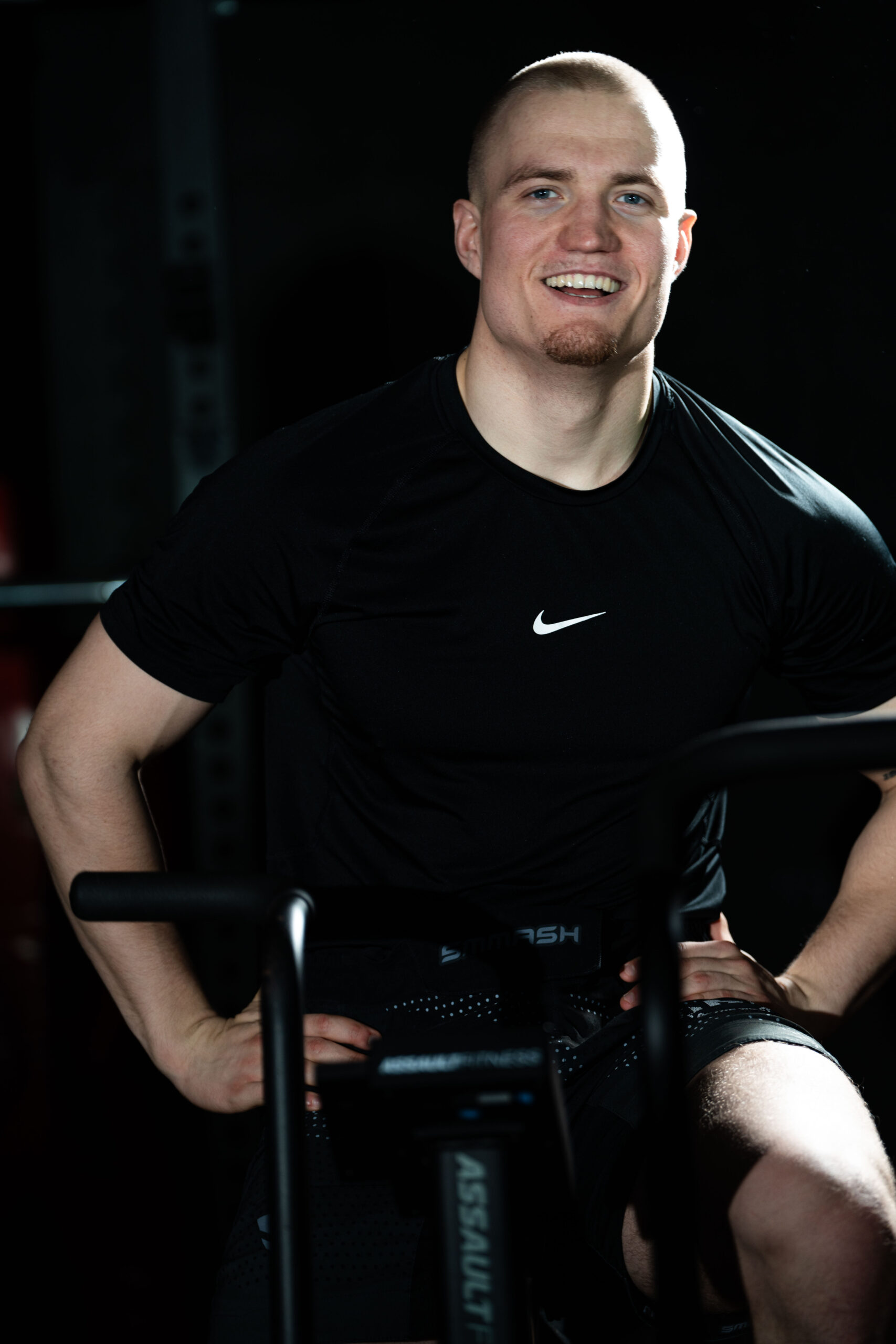Noah Glenk beim Koordinationstraining in der Sporthalle